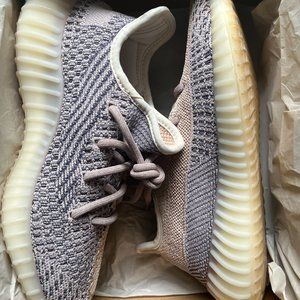 Adidas Yeezy Boost 350 v2 - "Ash Pearl" US Size 5.5 Mens